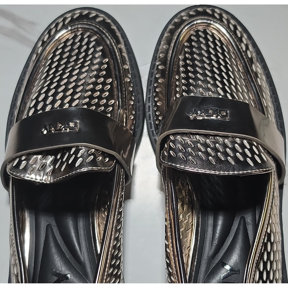 DKNY Women's Metallic Silver Geometric Slip-On Loafer Flats‎ Round Toe
